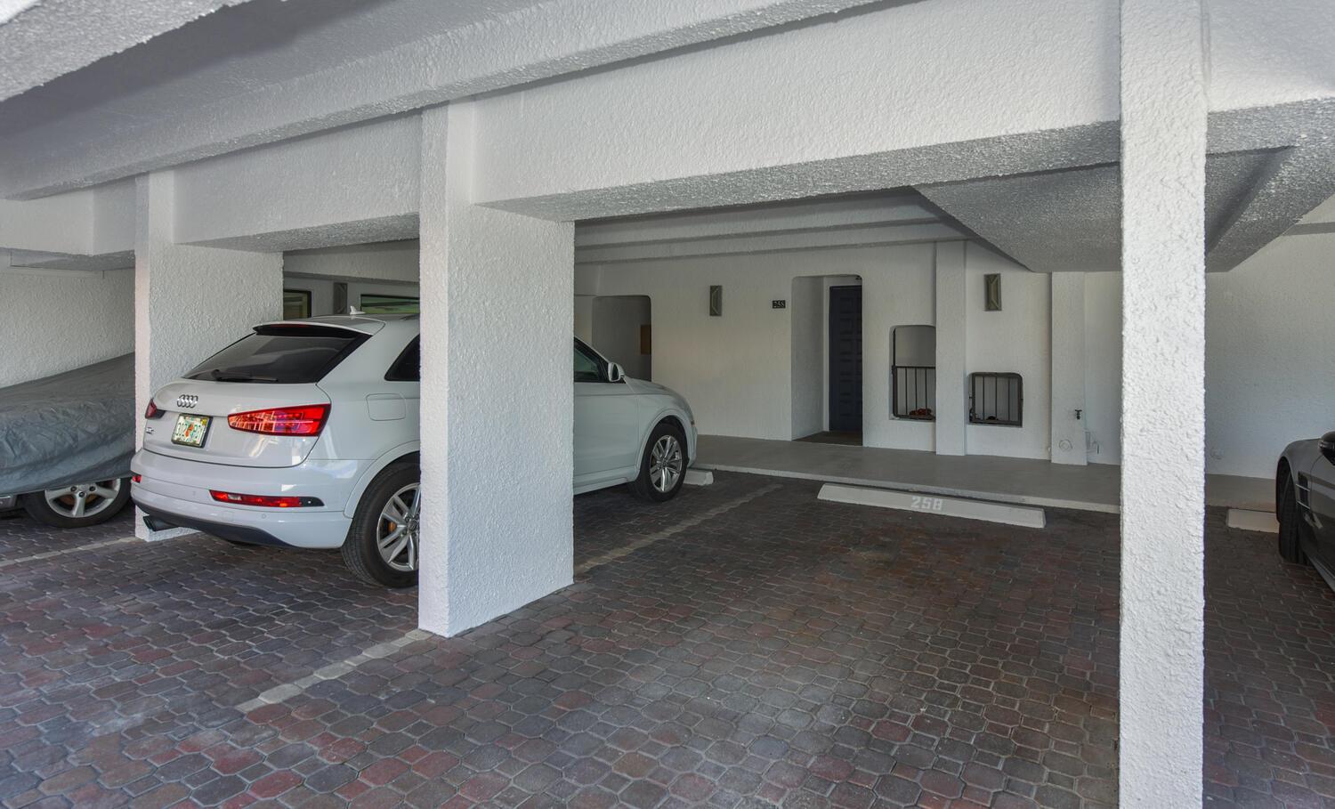 WINDEMERE HOUSE CONDO - Residential Lease