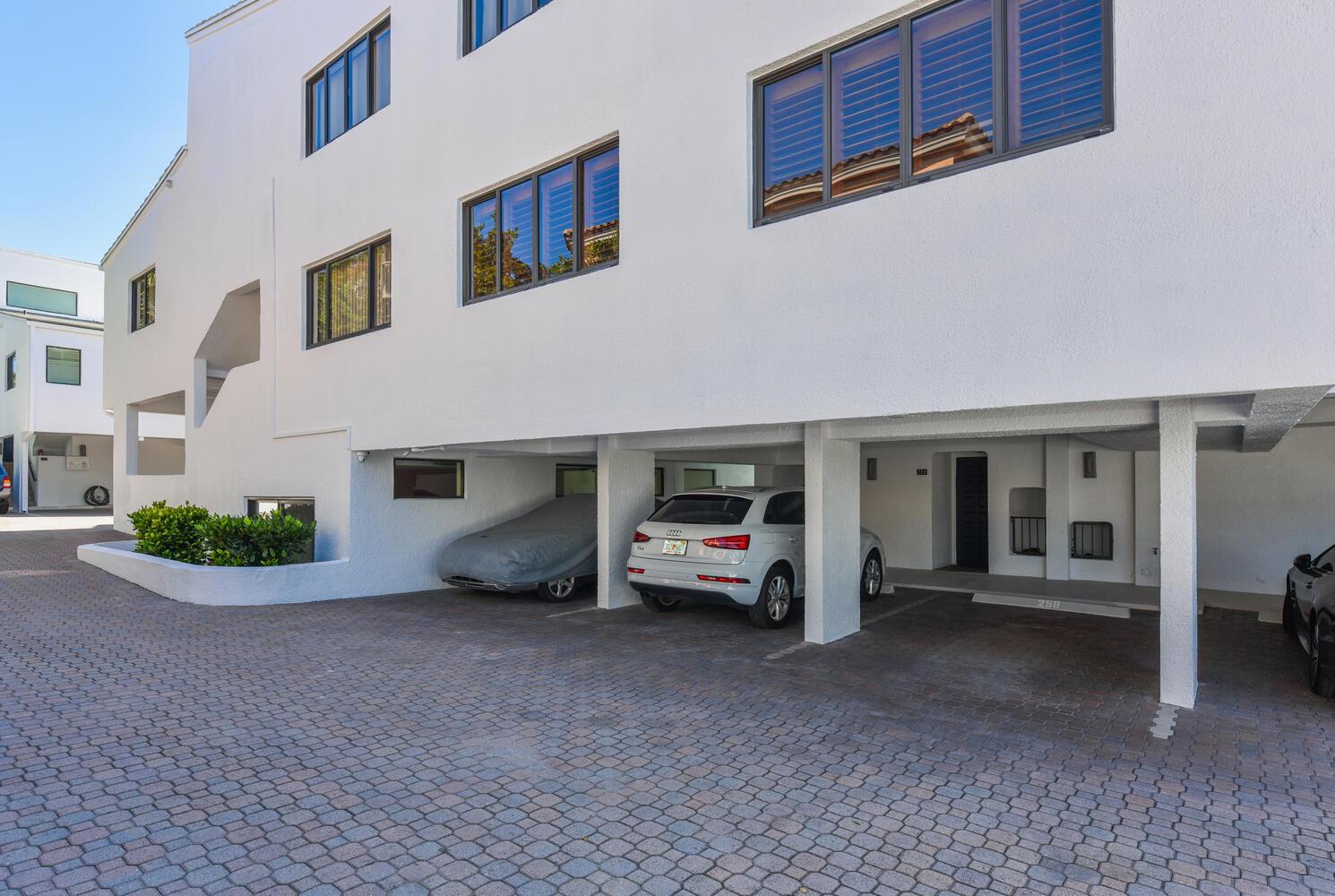 WINDEMERE HOUSE CONDO - Residential Lease