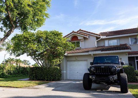 7326 Pinewalk Drive 7326 Pompano Beach FL 33063