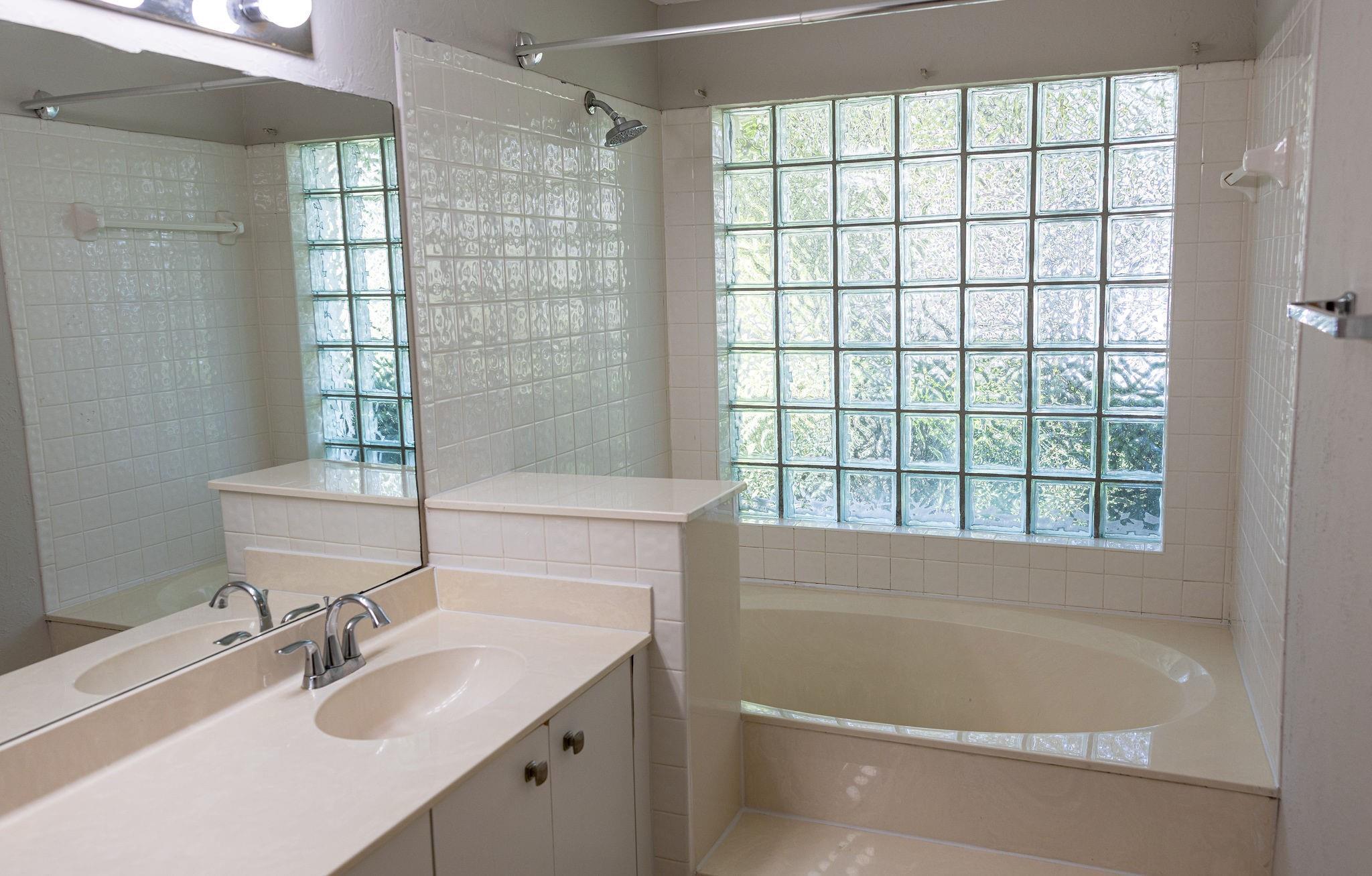 HOLIDAY SPRINGS VILLAGE - Residential