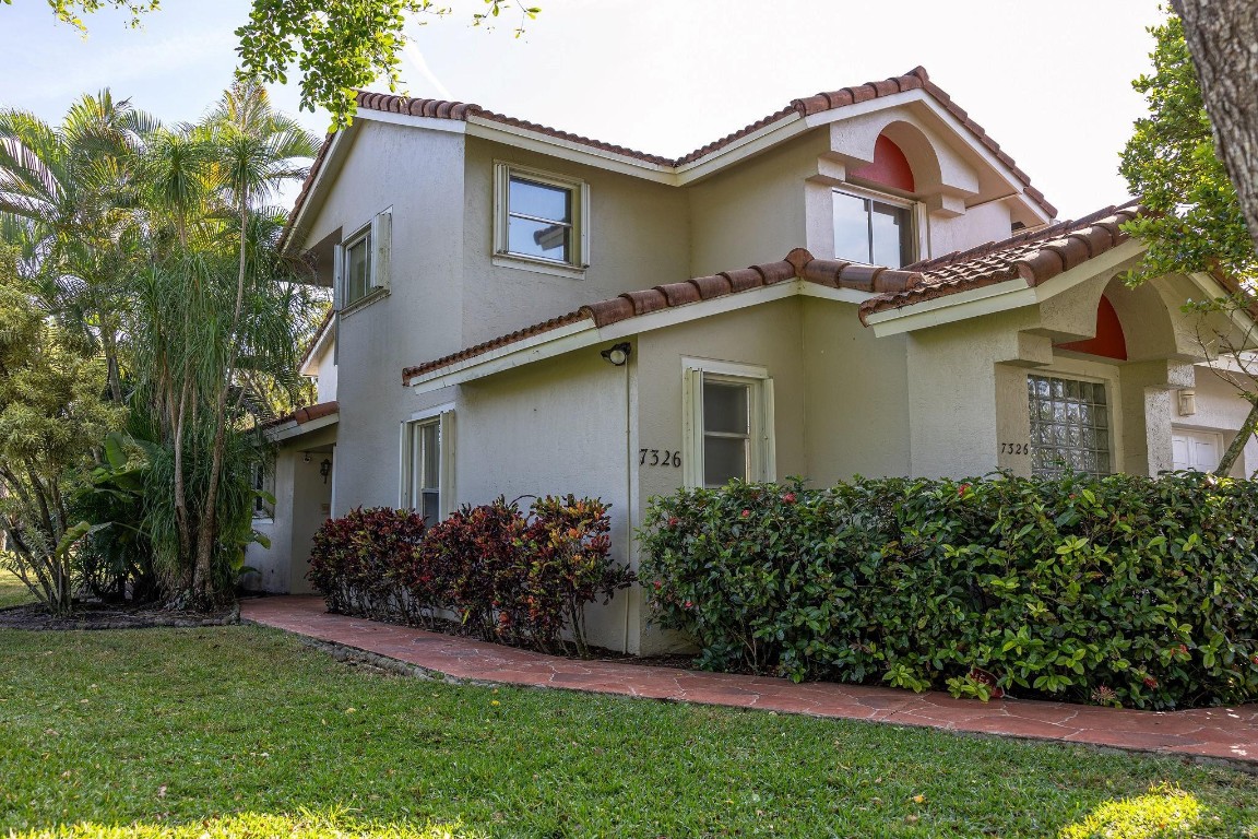 7326 Pinewalk Drive 7326