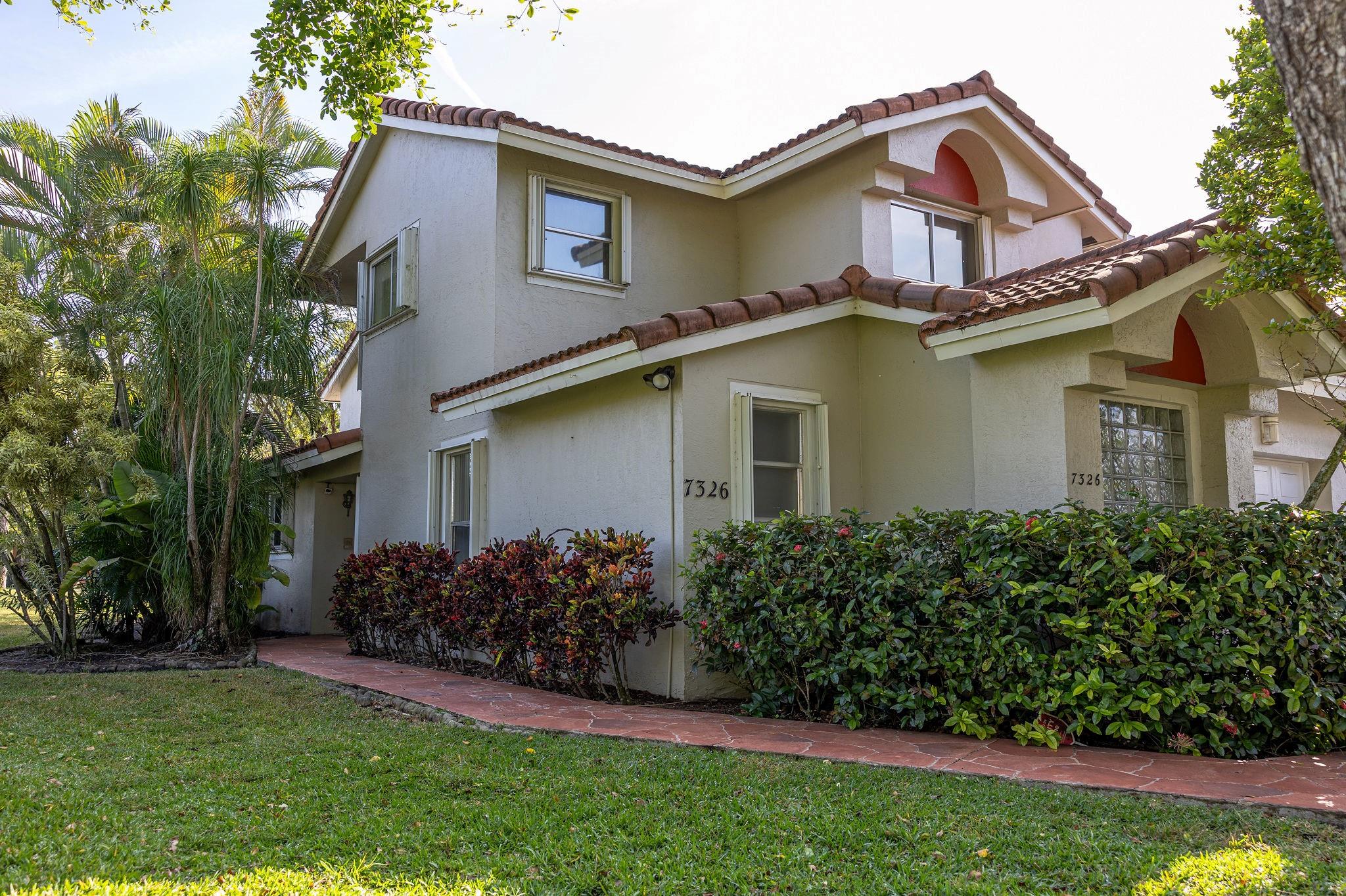 7326 Pinewalk Dr 7326