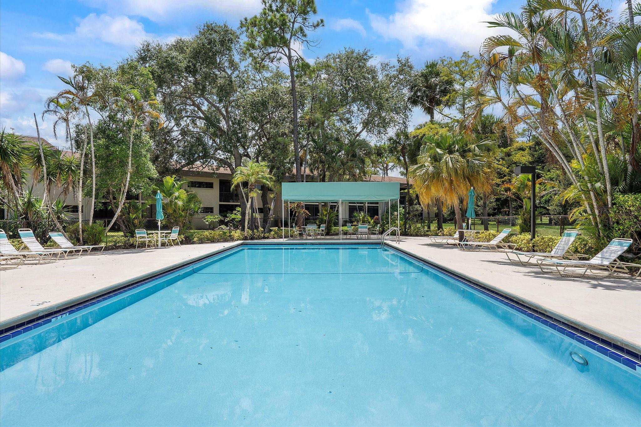 Located in the sought-after gated community of Bonaire at Woodmont, this beautifully updated 2-bedroom, 2-bathroom unit is move-in ready and perfect for pet lovers. Featuring tile flooring throughout, fresh neutral tones, and abundant natural light, the space is both stylish and welcoming. Enjoy a BRAND NEW A/C, fully renovated bathrooms, new blinds, 2024 water heater, and all-new Samsung appliances, including washer and dryer. Ample storage adds to the convenience. The community offers resort-style amenities including pools, spa, tennis courts, fitness space, and a clubhouse. Escrow held and refunded per association policy. Prime location near shopping and dining.