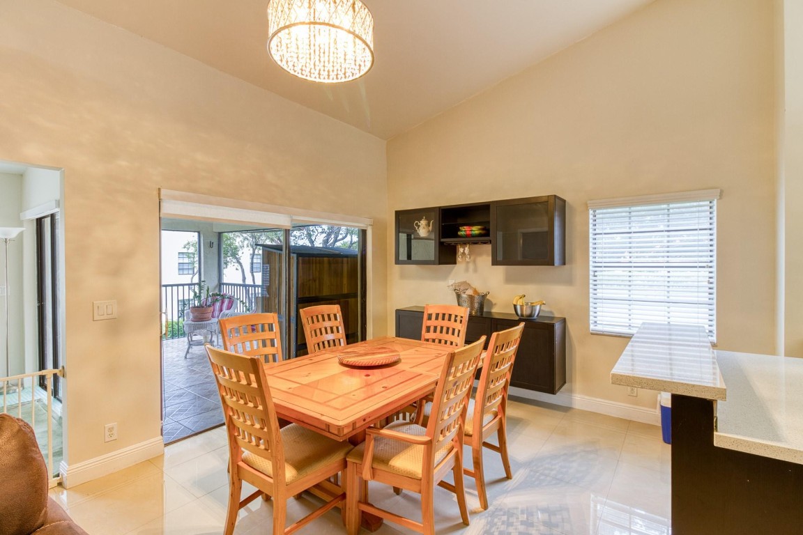 612 Freedom Court 612, Deerfield Beach, FL, 33442/$280,000 1 612 Freedom Court 612