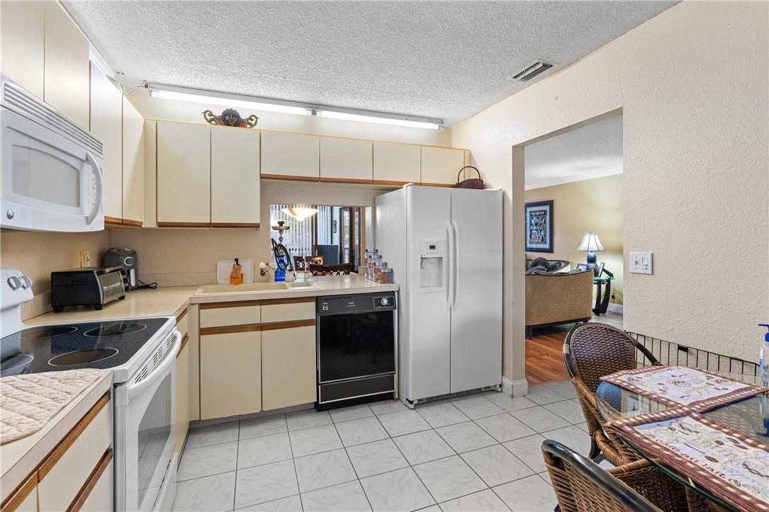4047 NW 22nd St 210B