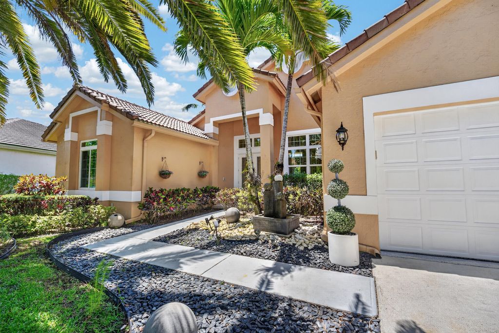 Photo of 3043 Lakewood Drive, Weston, FL 33332 (MLS # B26029978)