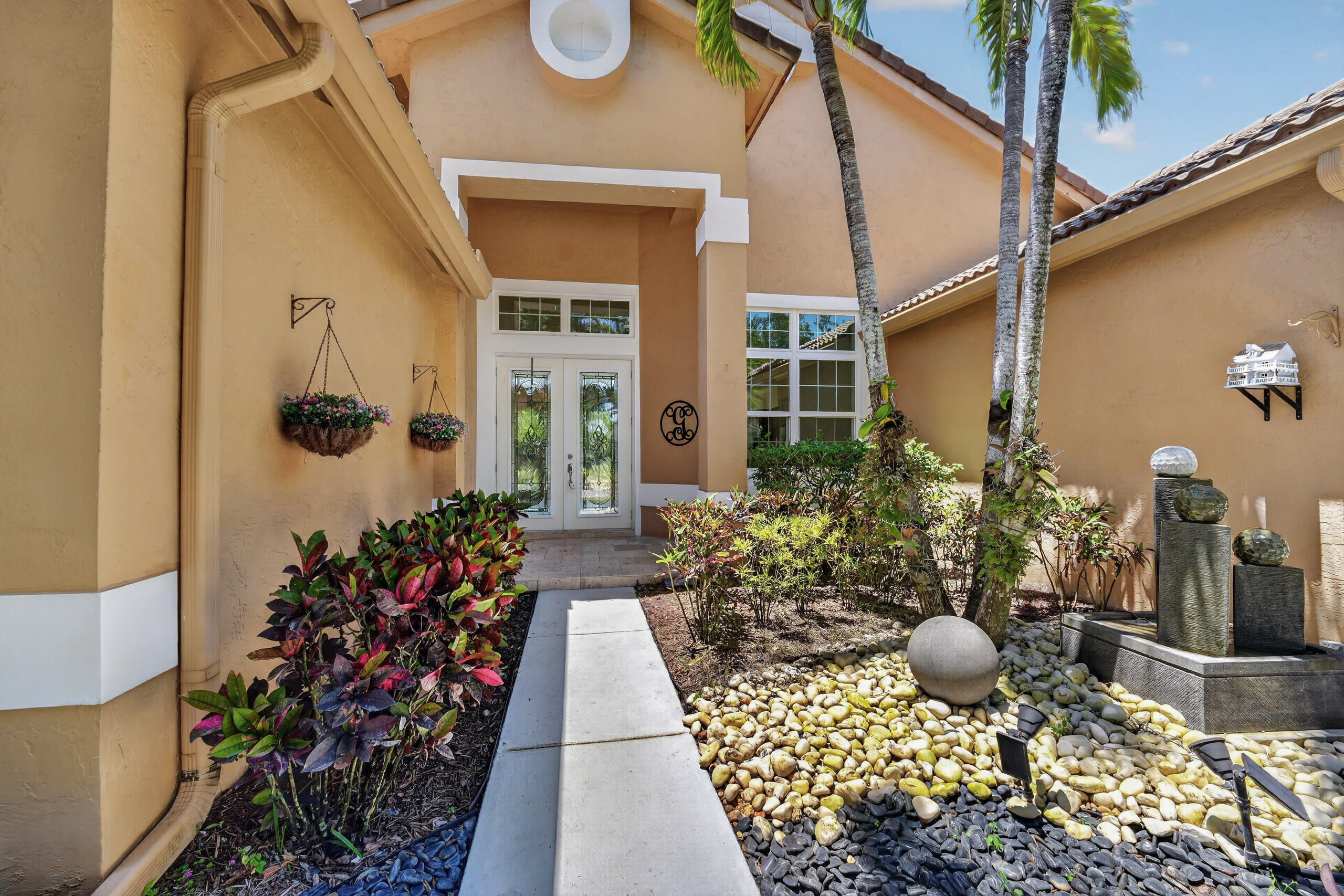 3043 Lakewood Drive
