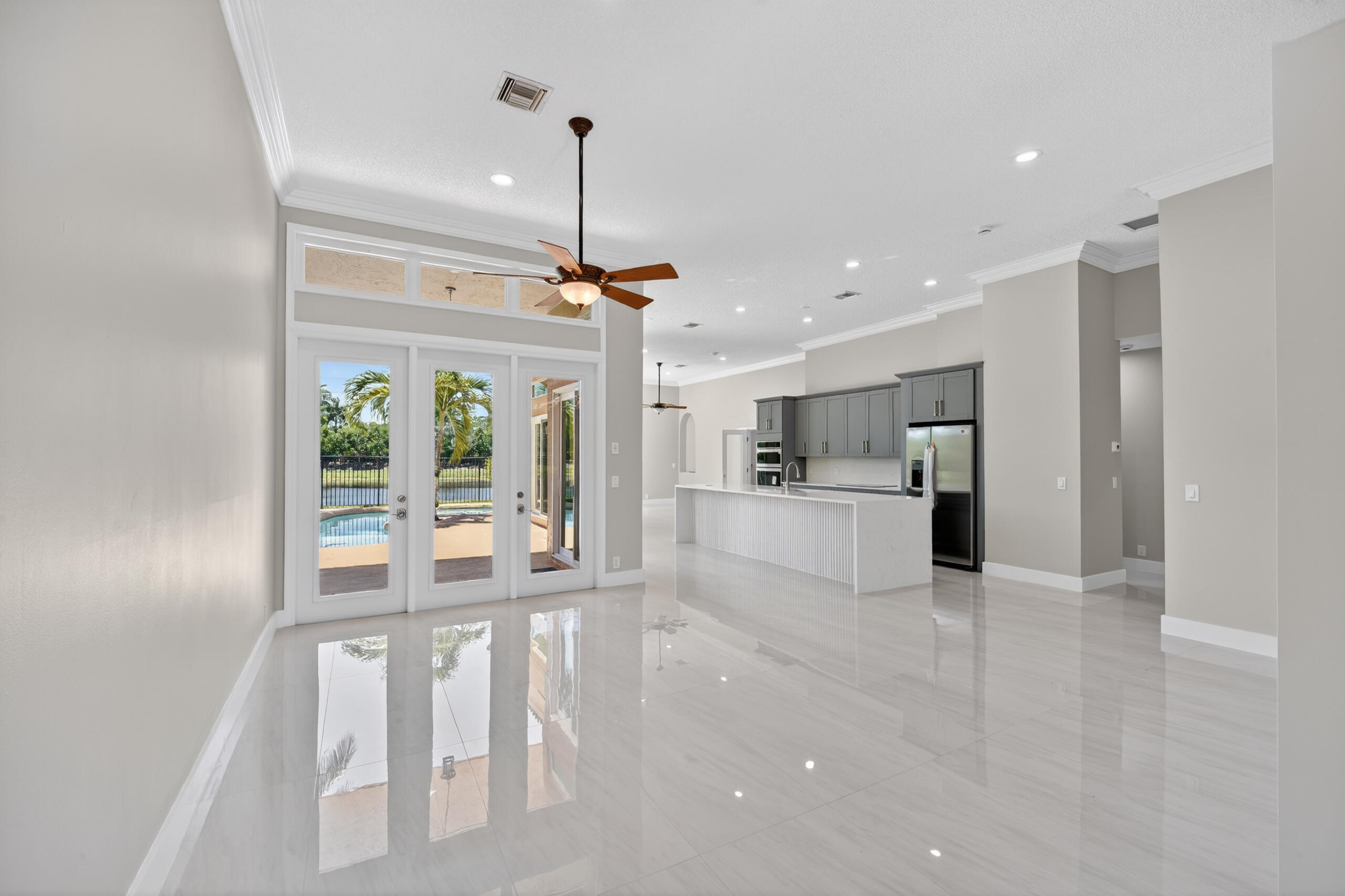 3043 Lakewood Drive