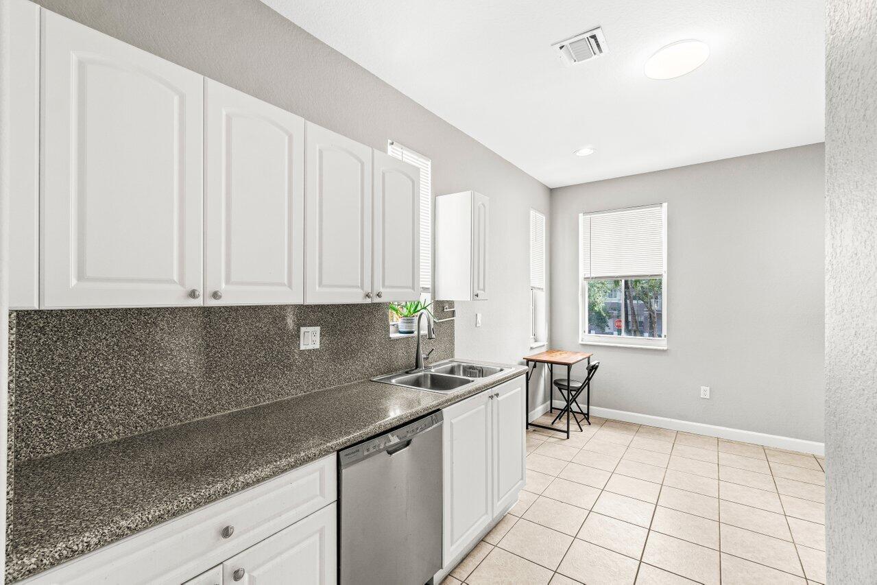 SHOMA TOWNHOMES AT ROYAL - Residential