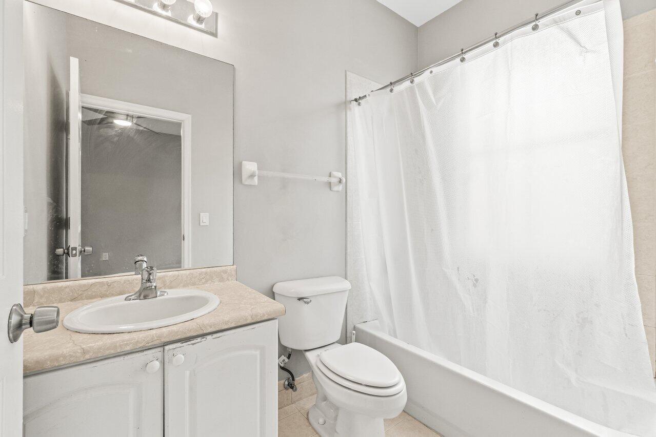 SHOMA TOWNHOMES AT ROYAL - Residential