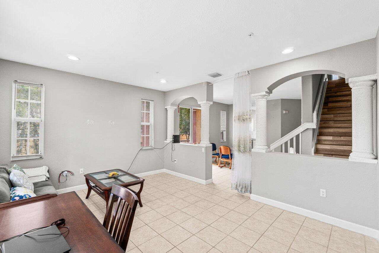 SHOMA TOWNHOMES AT ROYAL - Residential