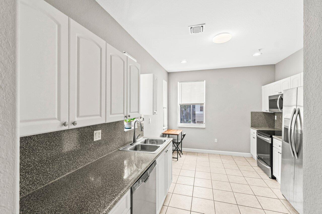 SHOMA TOWNHOMES AT ROYAL - Residential