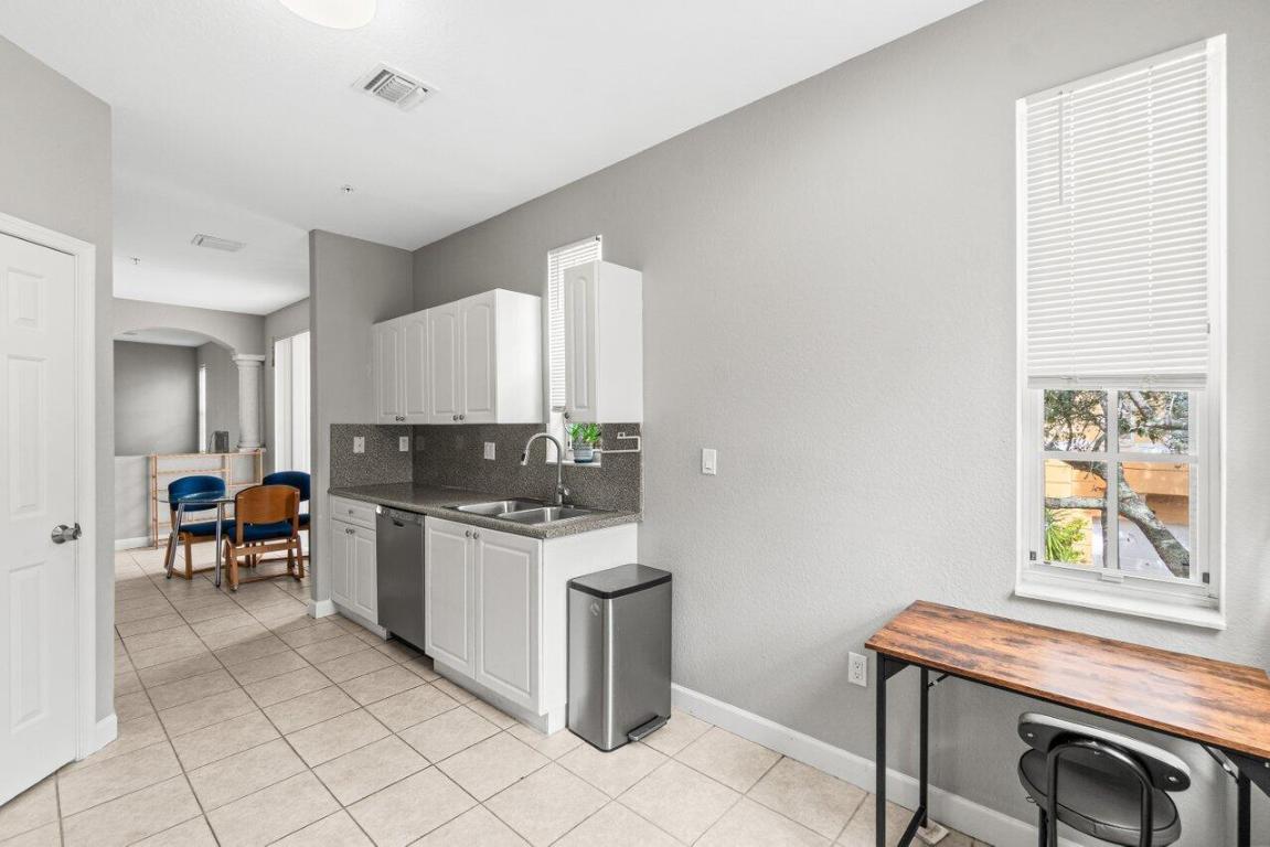 SHOMA TOWNHOMES AT ROYAL PALM BEACH CONDOMINIUM - Residential