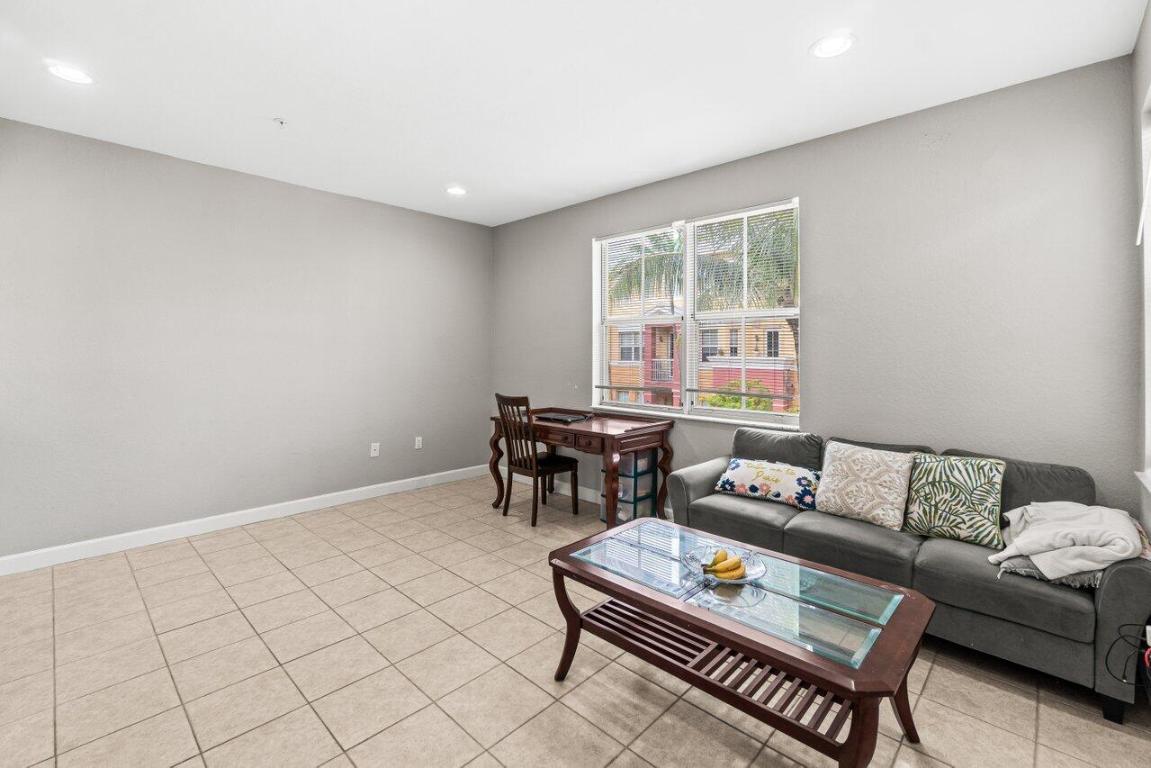 SHOMA TOWNHOMES AT ROYAL PALM BEACH CONDOMINIUM - Residential