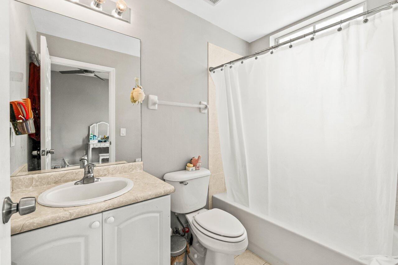 SHOMA TOWNHOMES AT ROYAL - Residential