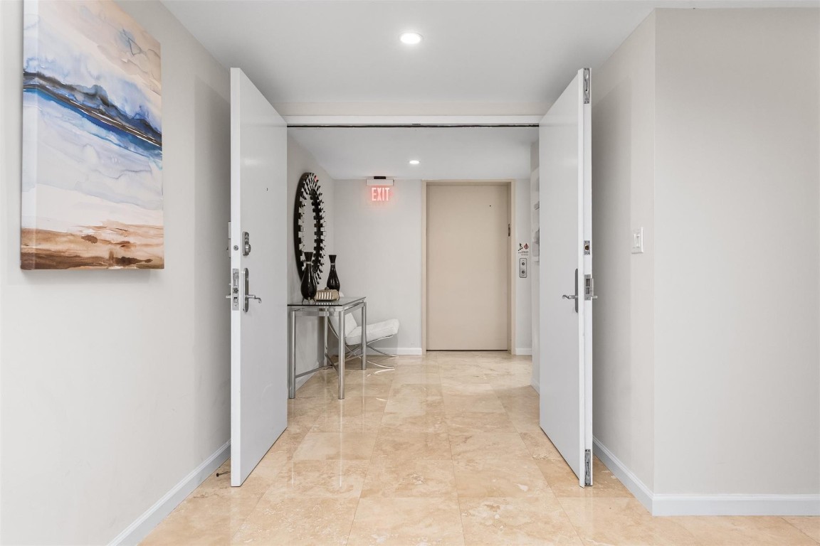 45 Hendricks Isle 403