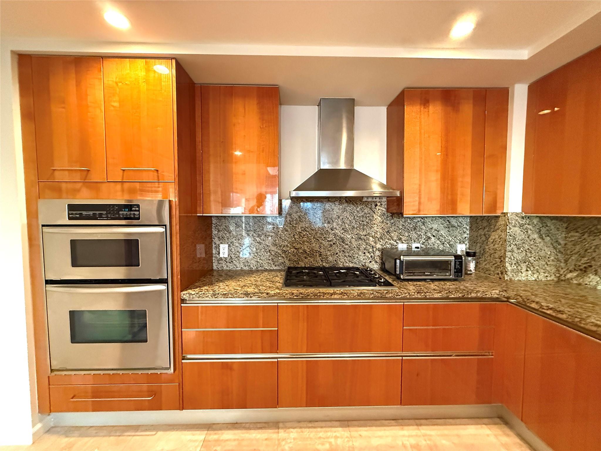 View photos, virtual tours, details... 45 Hendricks Isle 403