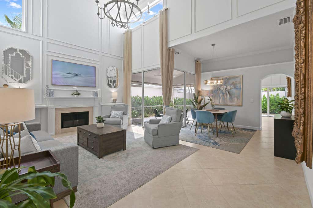 Photo of 61 Dorchester Circle, Palm Beach Gardens, FL 33418 (MLS # R11076242)