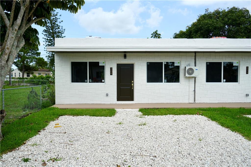 Easy to Show! Completely upgraded 2 bed/1 bath parking 2-3 cars with private Waser/ Dryer in unit *675 sq feet living area* Immediate Move-in (NO ASSOCIATION APPROVAL NECESSARY) *New roof, upgraded Kitchen, Bathroom & Flooring * Property has a Backyard to enjoy* Request a showing today!