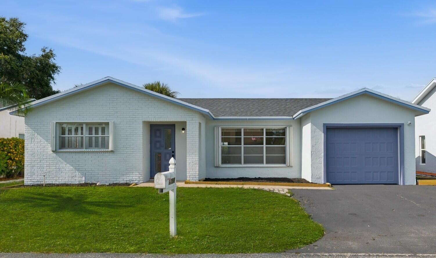 7198 E Pine Forest Cir Circle E, Lake Worth FL 33467