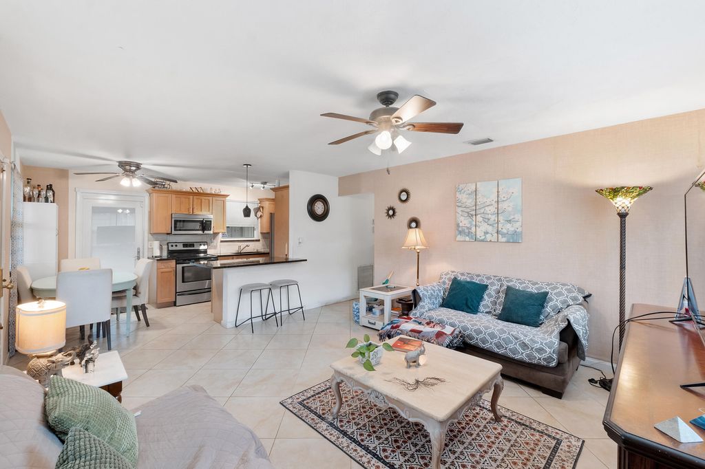 Photo of 111 NE 57th Street, Oakland Park, FL 33334 (MLS # B26020234)