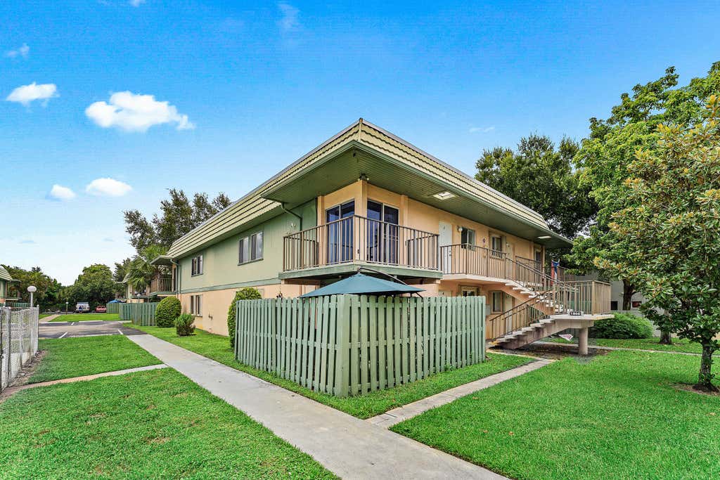 Photo of 1866 Fairview Villas Drive #3, Palm Springs, FL 33406 (MLS # B26058075)