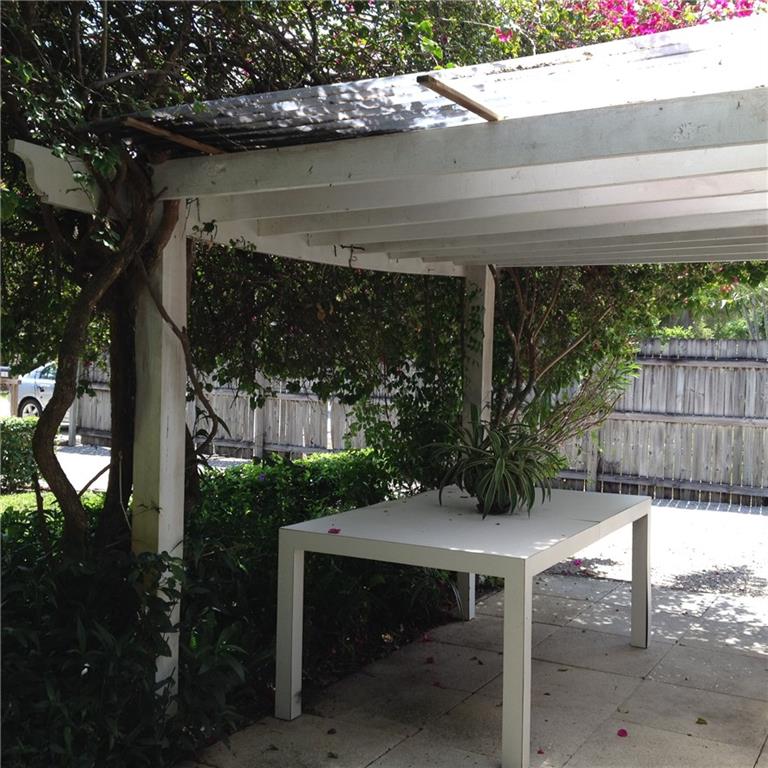 Lauderdale 2-9 D - Residential Lease