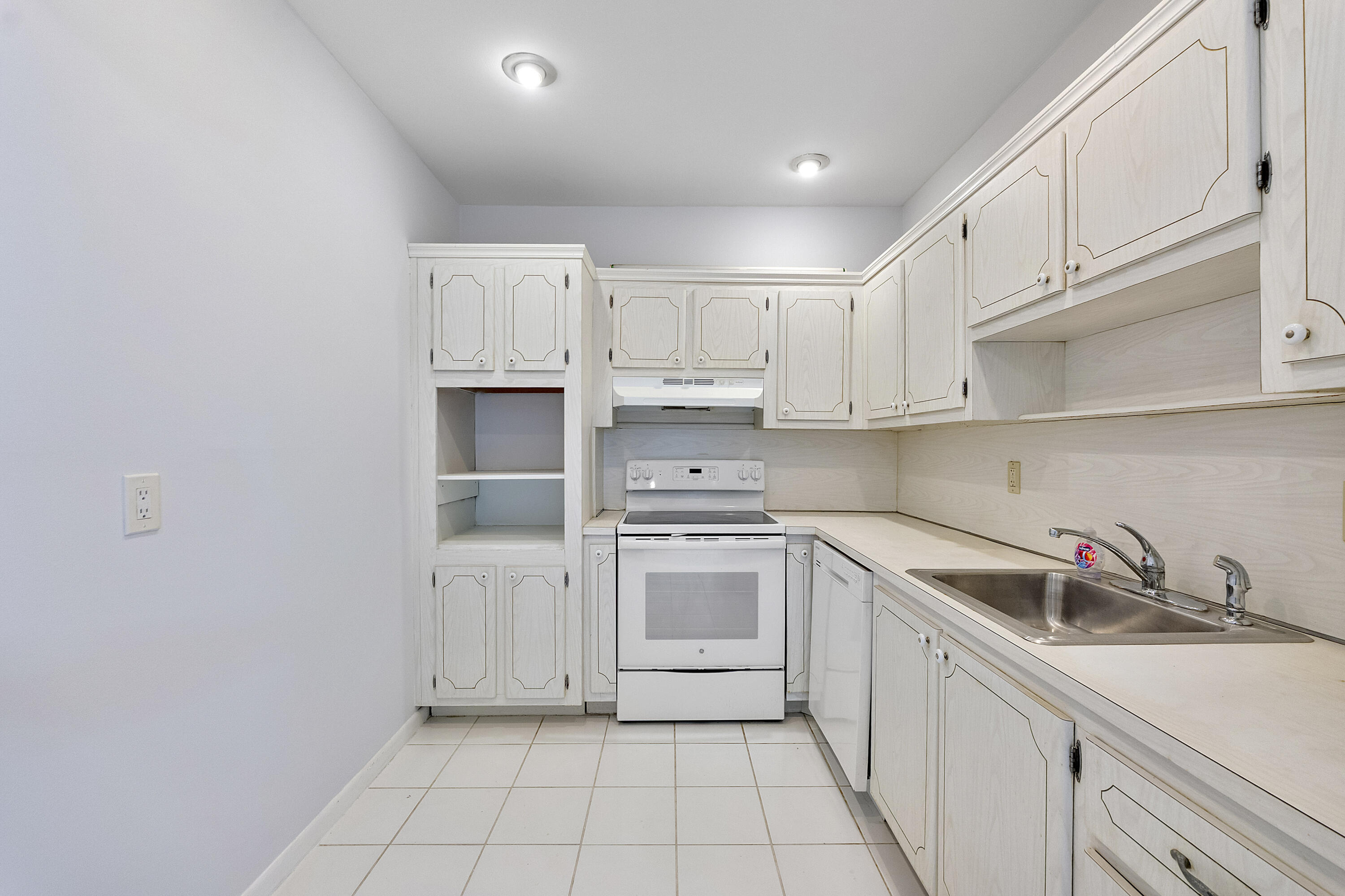 PATRICIAN CONDO - Residential Lease