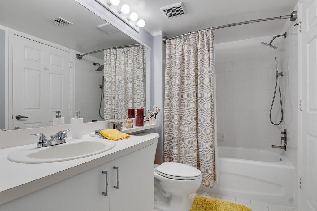 LAGUNA OF VERO BEACH - Residential Lease