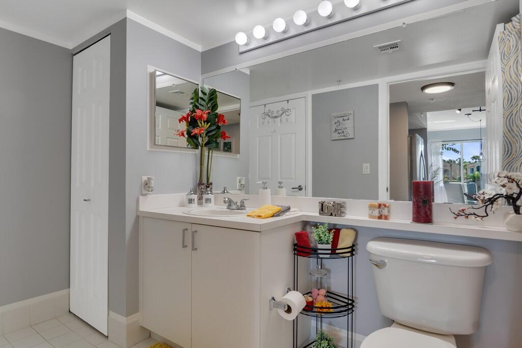 LAGUNA OF VERO BEACH - Residential Lease