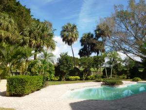 MAIDSTONE 1 OF PALM BEACH - Residential