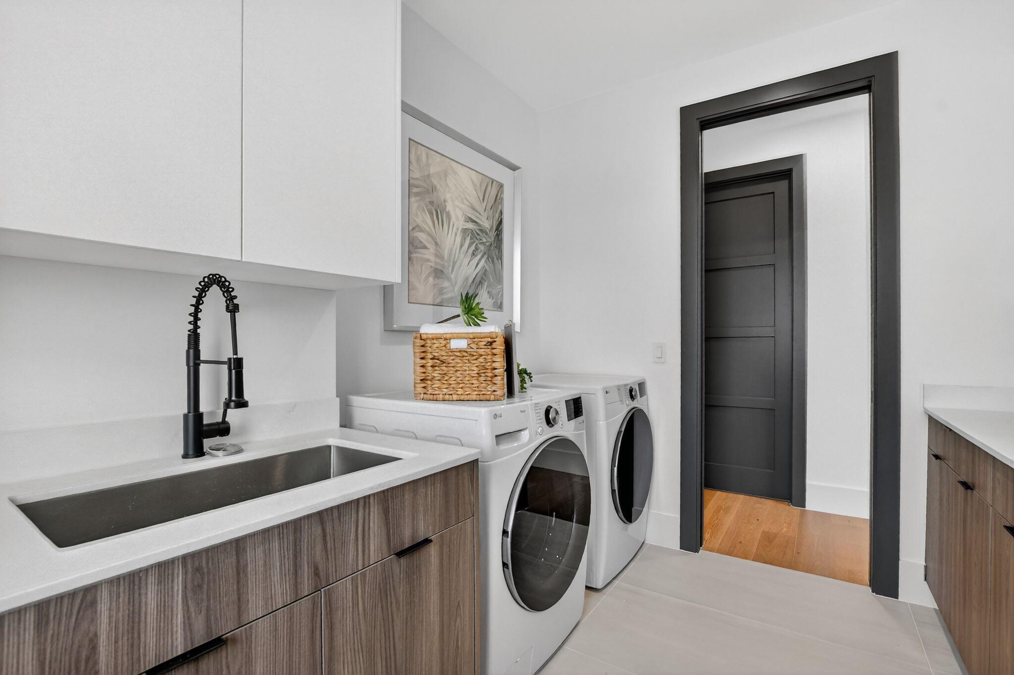 BOCA RATON SQUARE - Residential