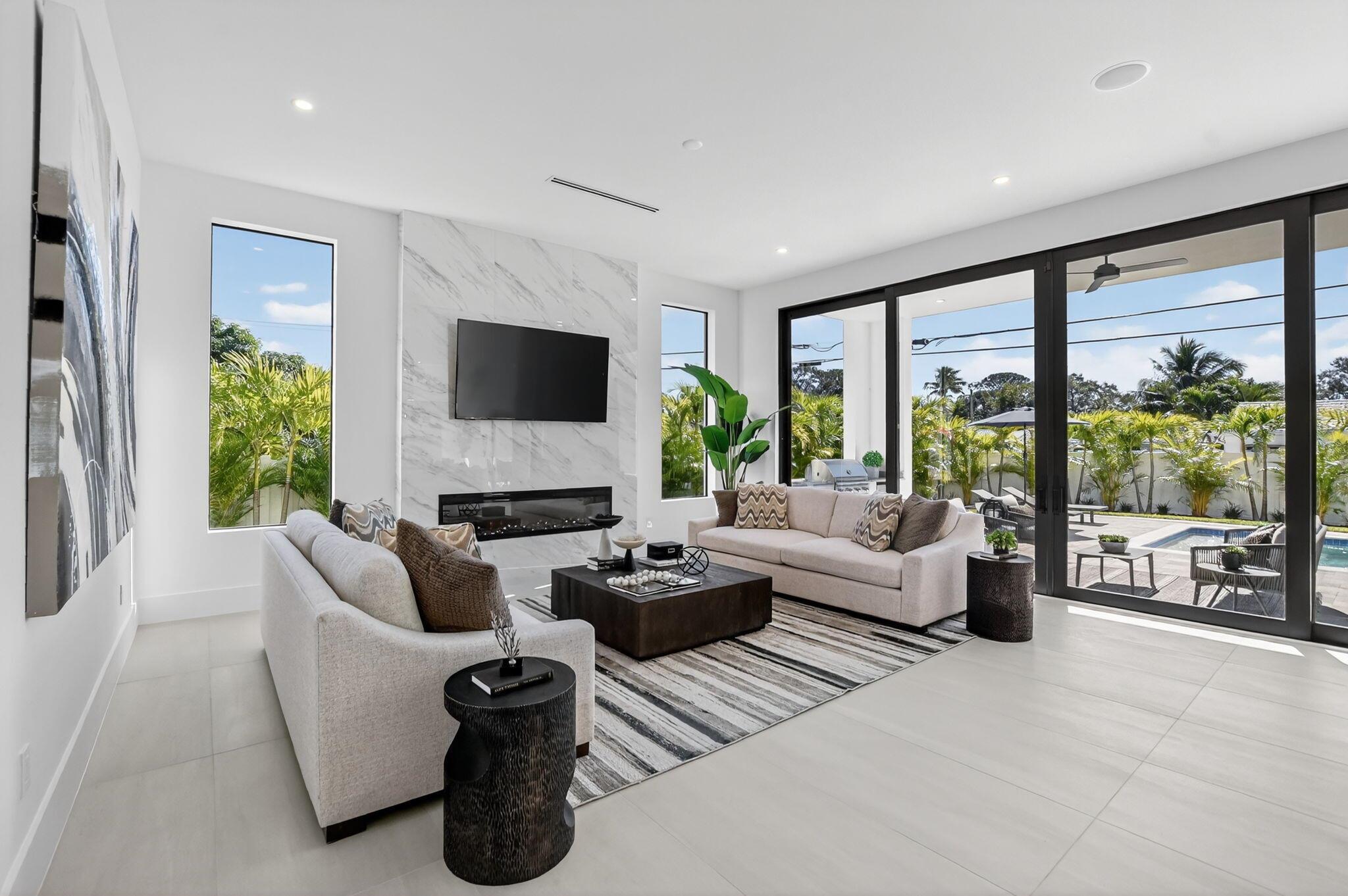 BOCA RATON SQUARE - Residential