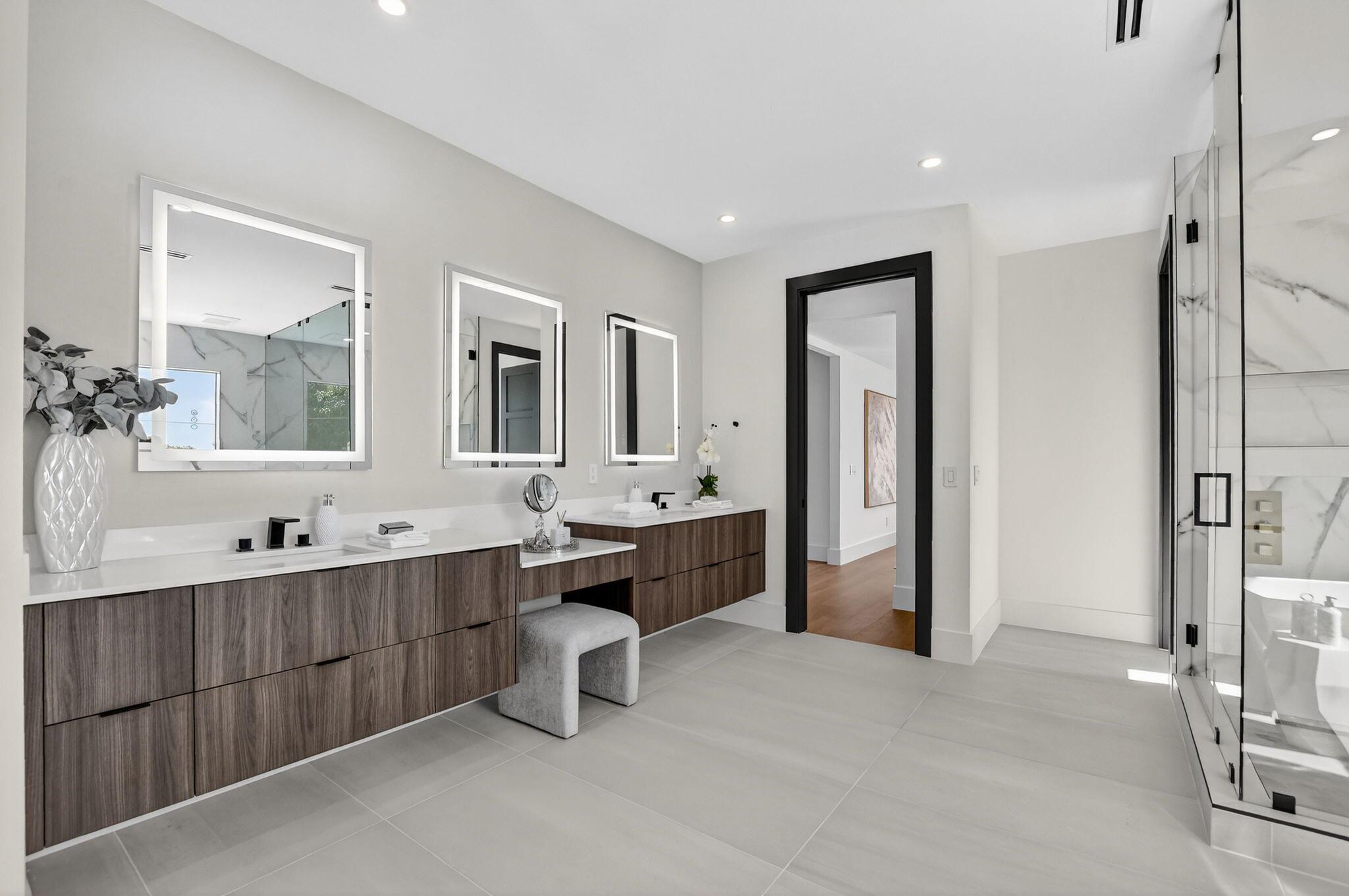 BOCA RATON SQUARE - Residential