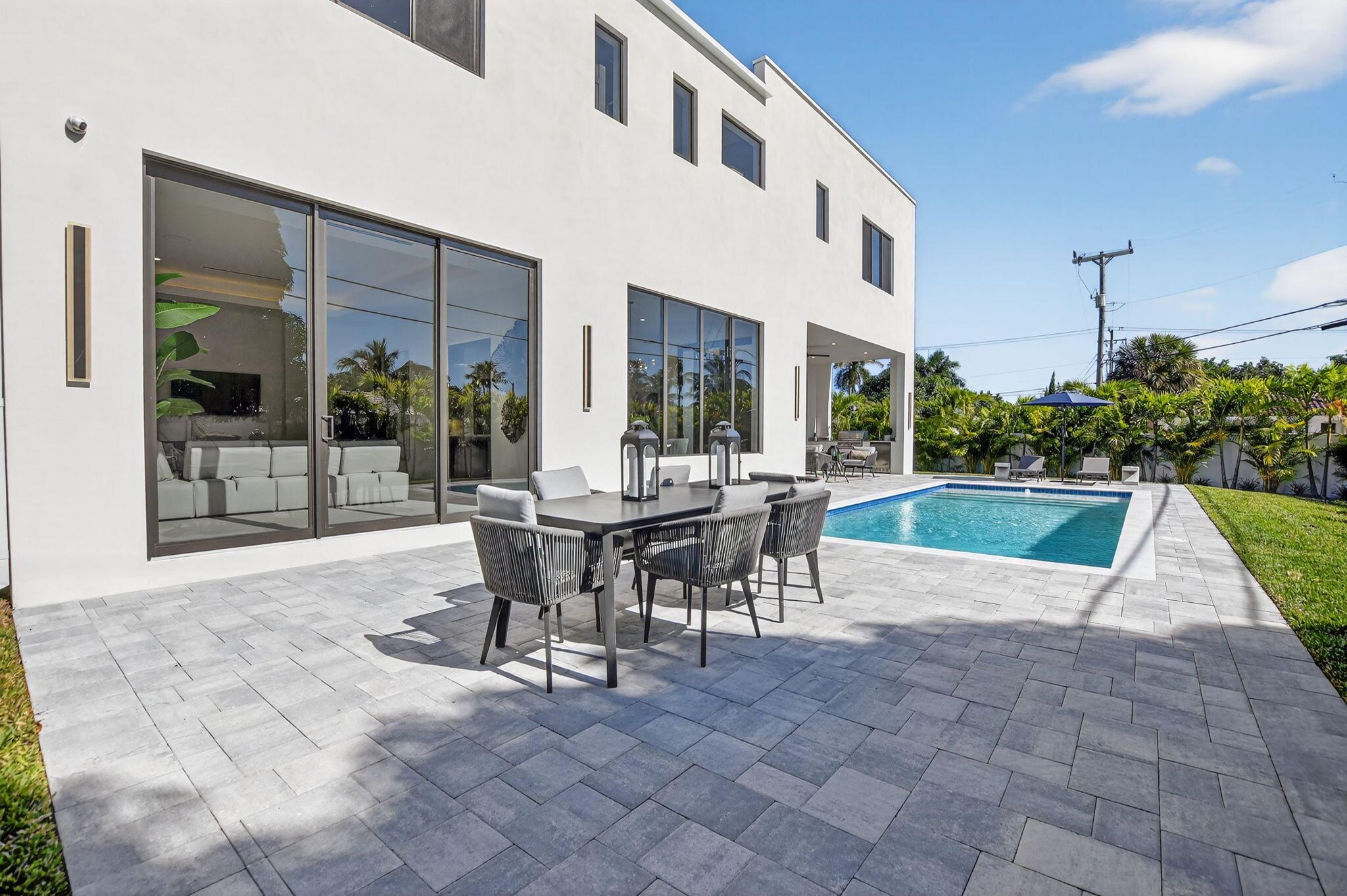 BOCA RATON SQUARE - Residential