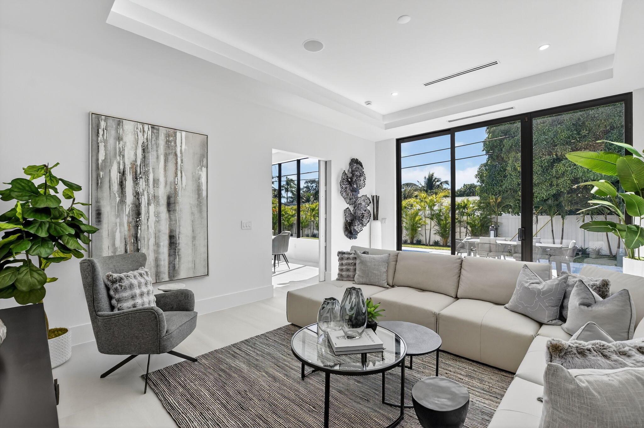 BOCA RATON SQUARE - Residential