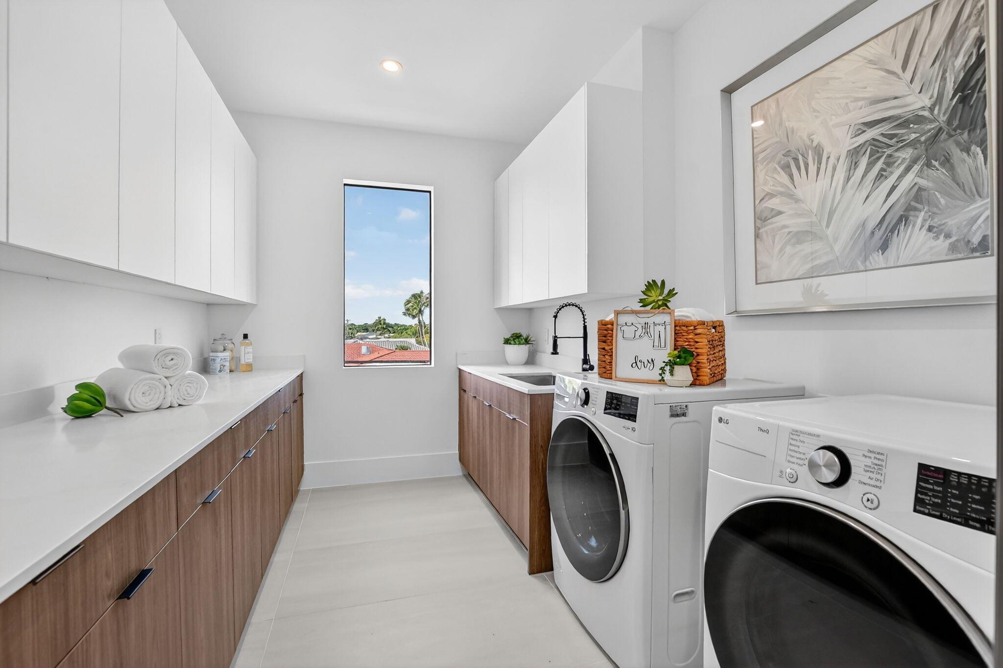 BOCA RATON SQUARE - Residential