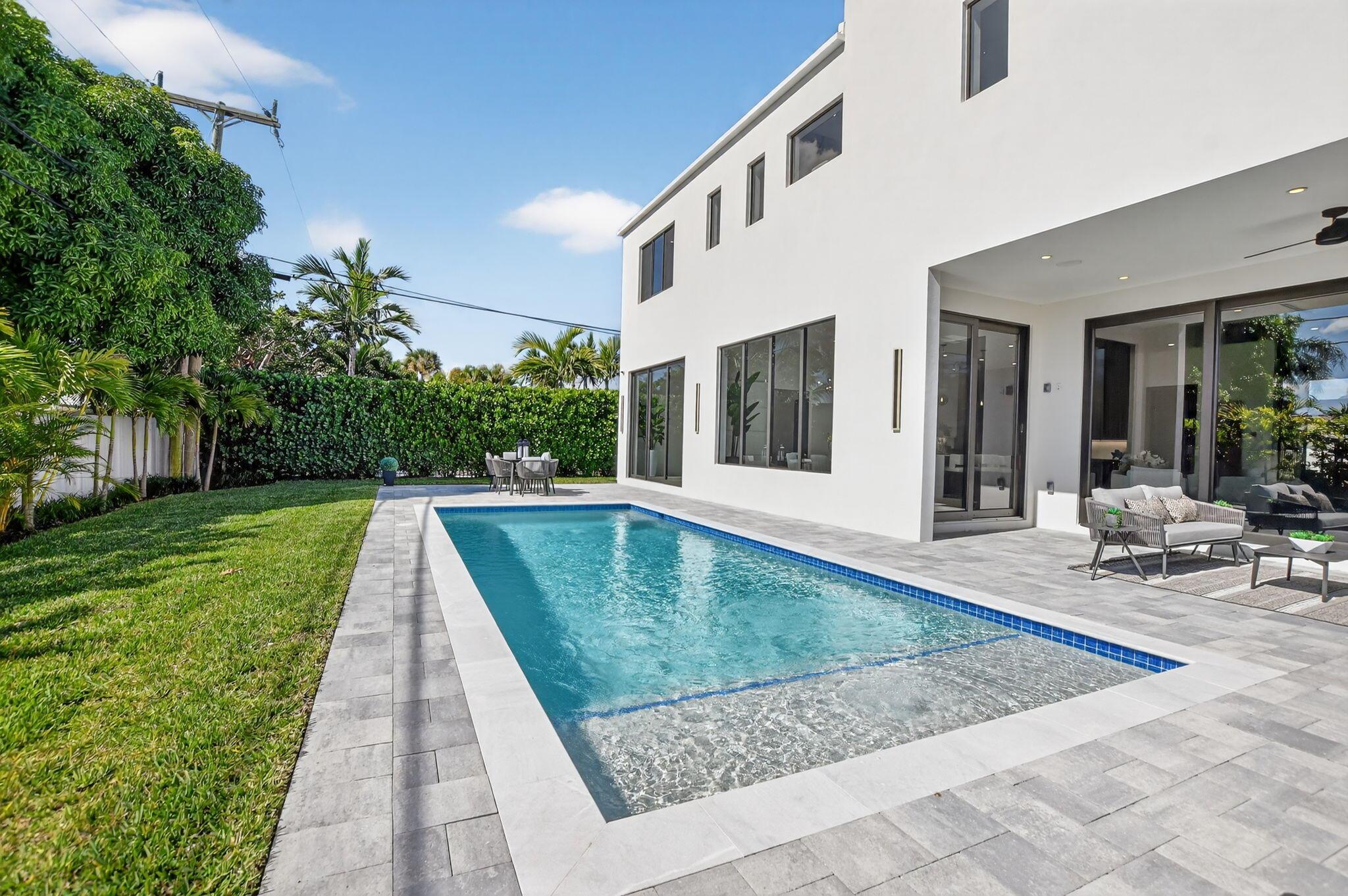 BOCA RATON SQUARE - Residential