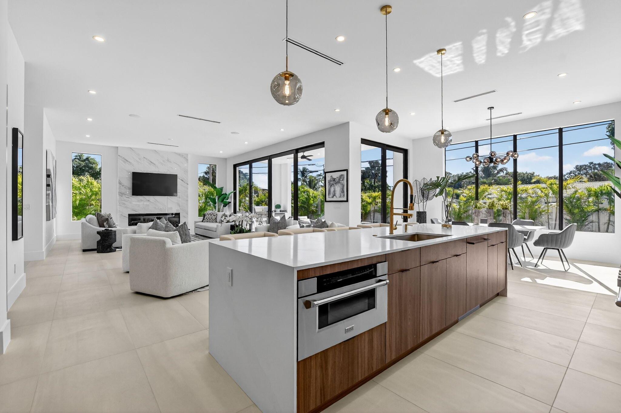 BOCA RATON SQUARE - Residential