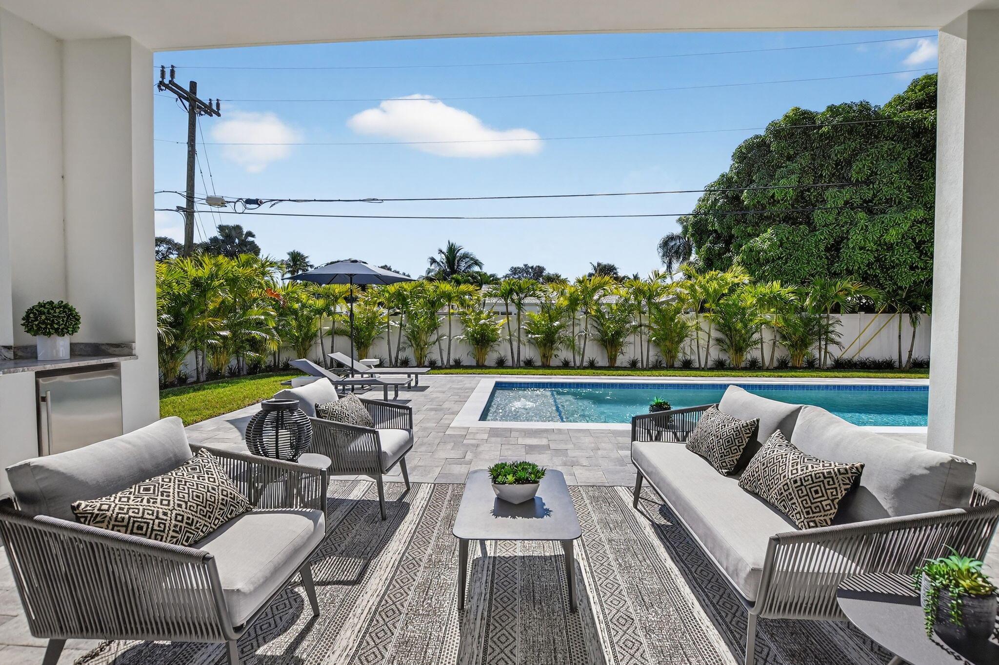 BOCA RATON SQUARE - Residential