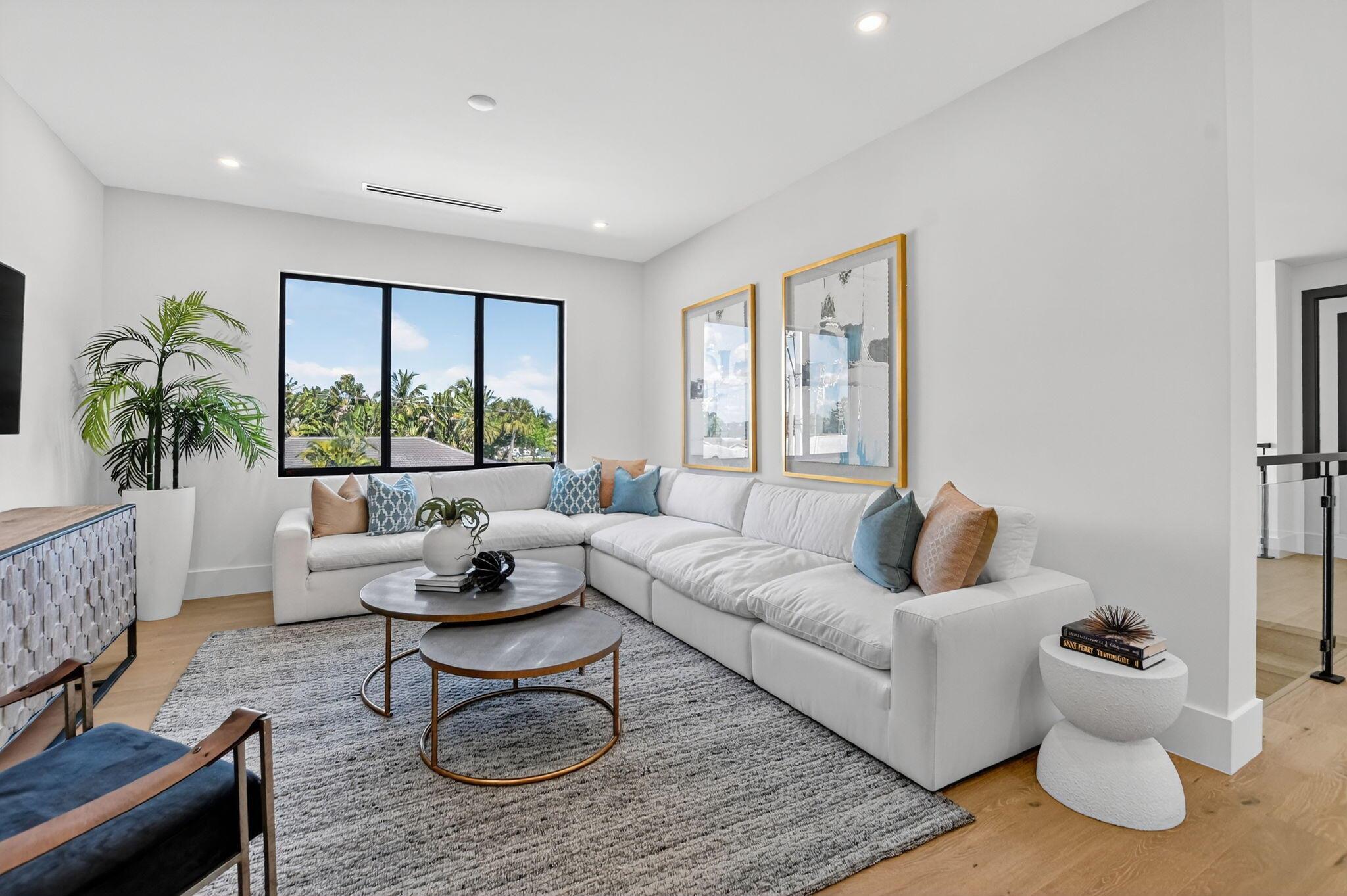 BOCA RATON SQUARE - Residential