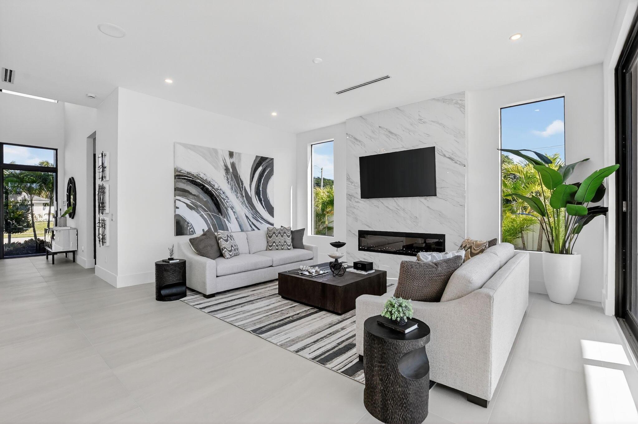 BOCA RATON SQUARE - Residential