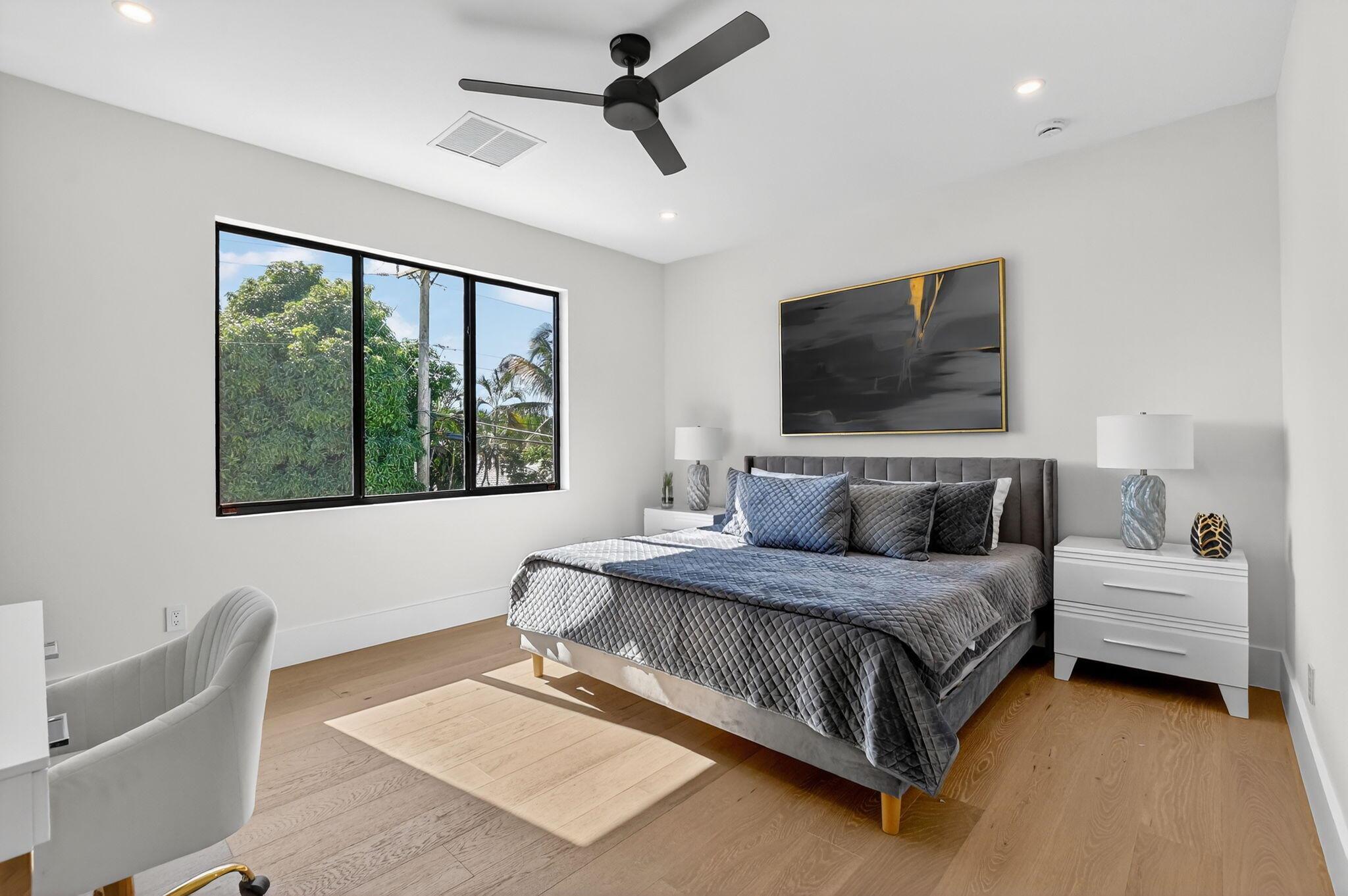 BOCA RATON SQUARE - Residential