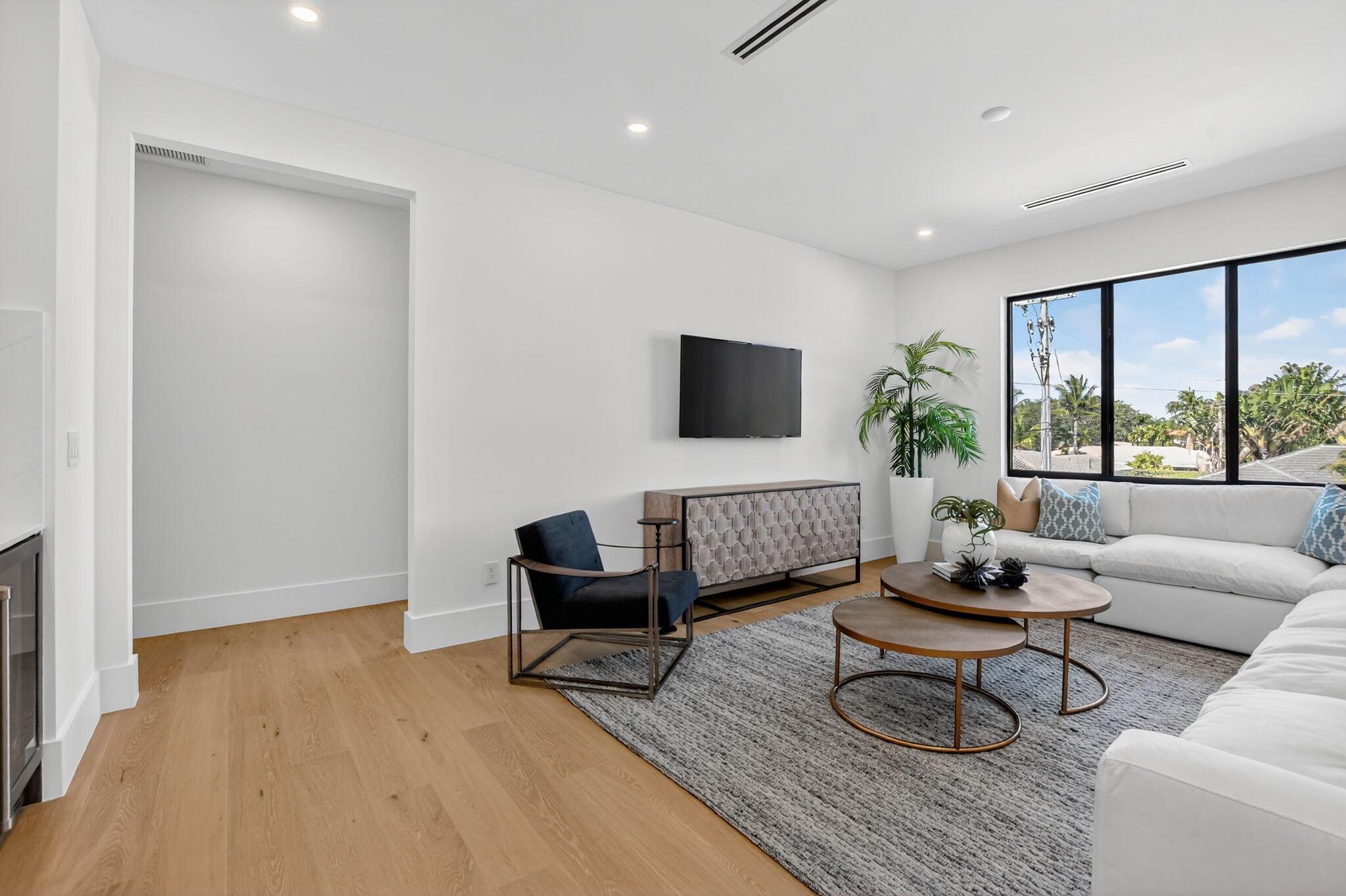 BOCA RATON SQUARE - Residential