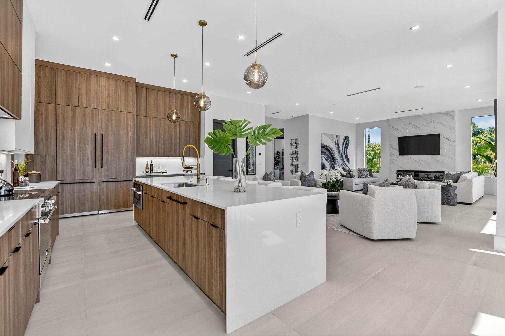 BOCA RATON SQUARE - Residential