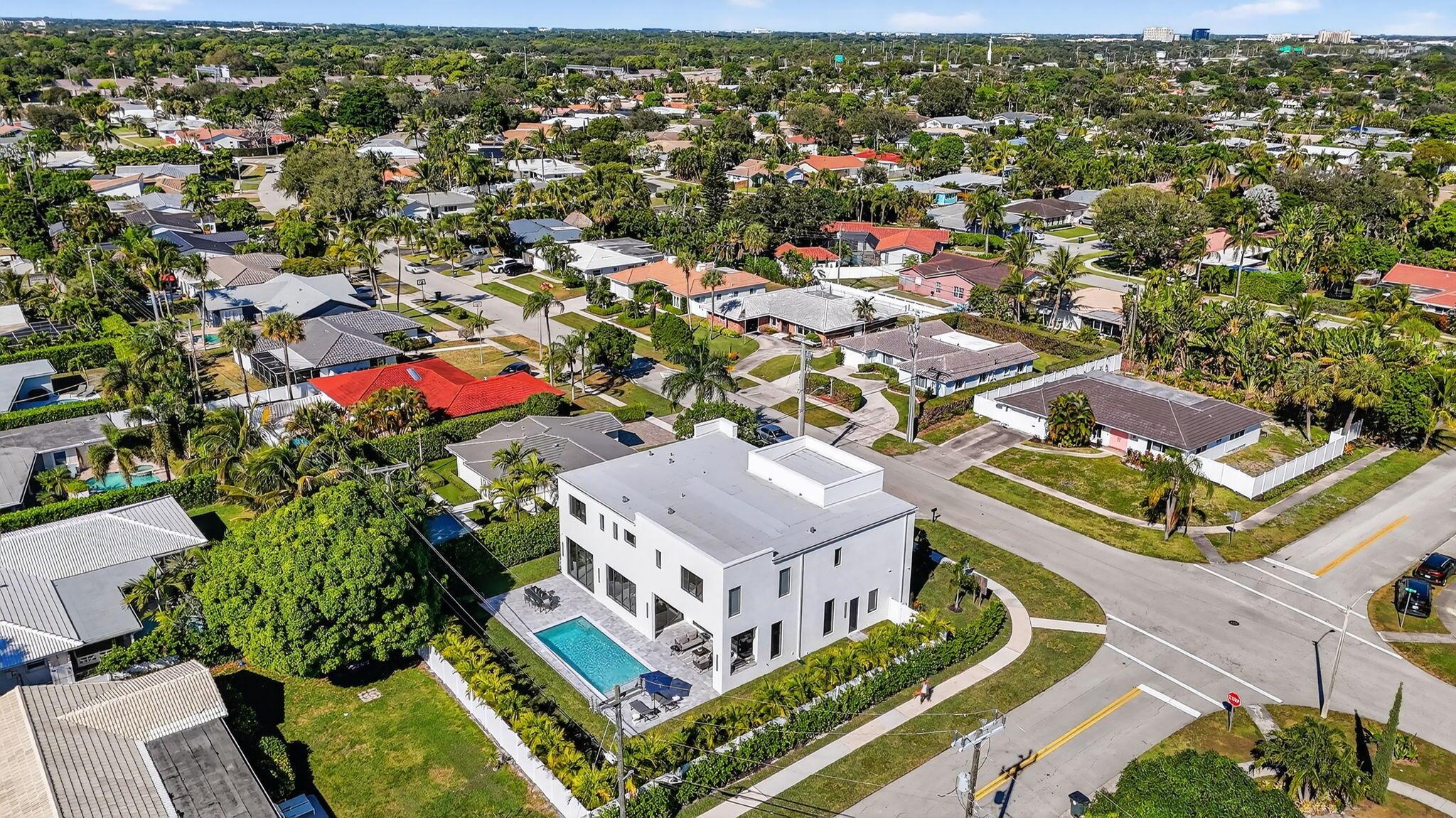 BOCA RATON SQUARE - Residential