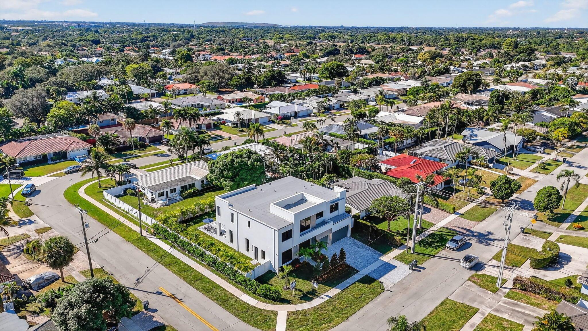 BOCA RATON SQUARE - Residential