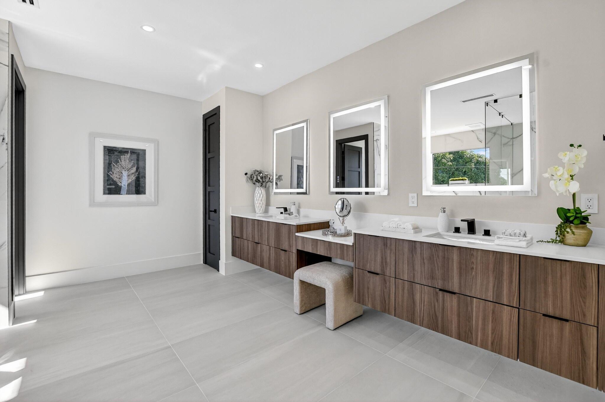 BOCA RATON SQUARE - Residential