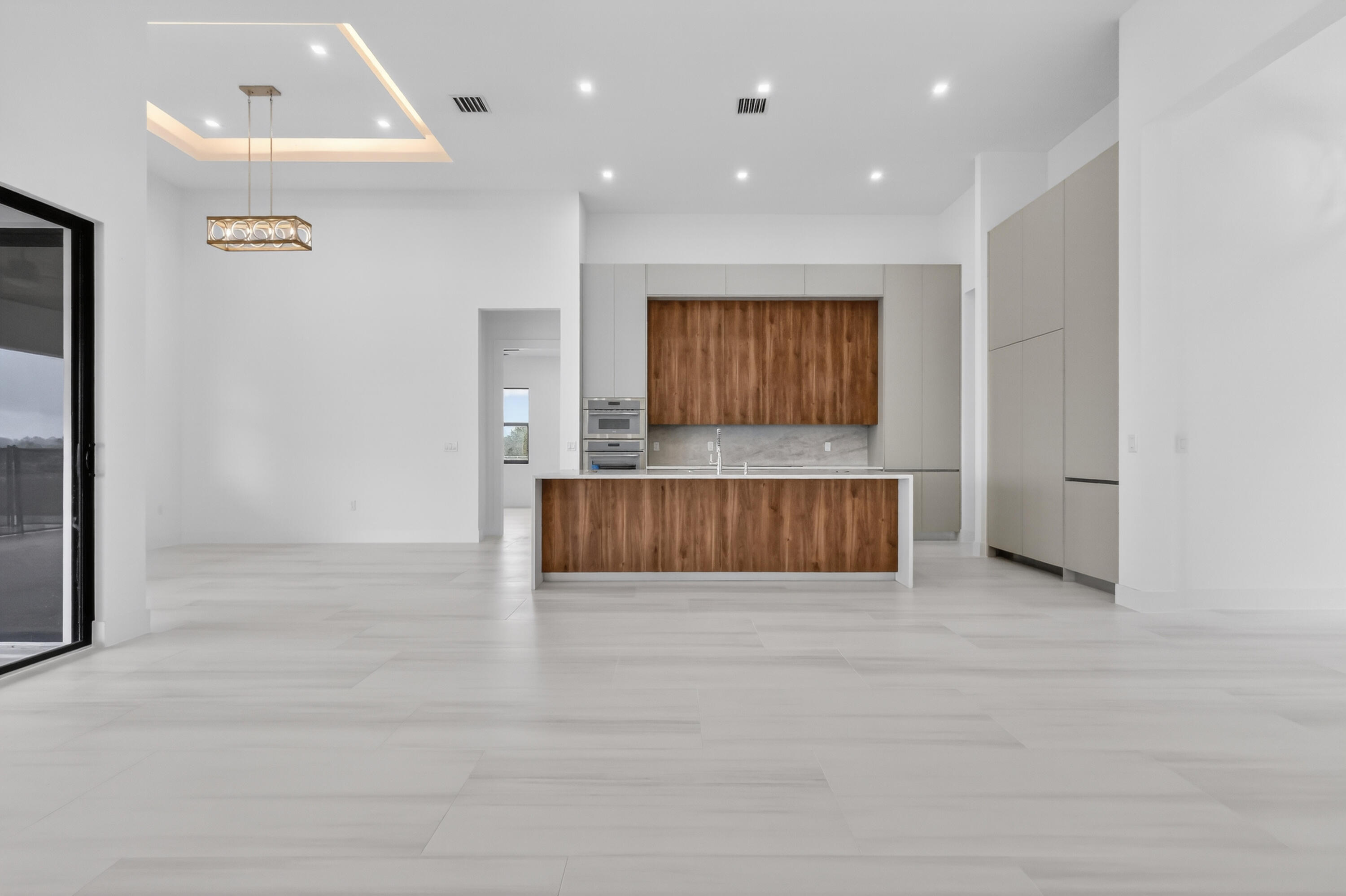 WHITE FENCES EQUESTRIAN ESTATES 1 - Residential