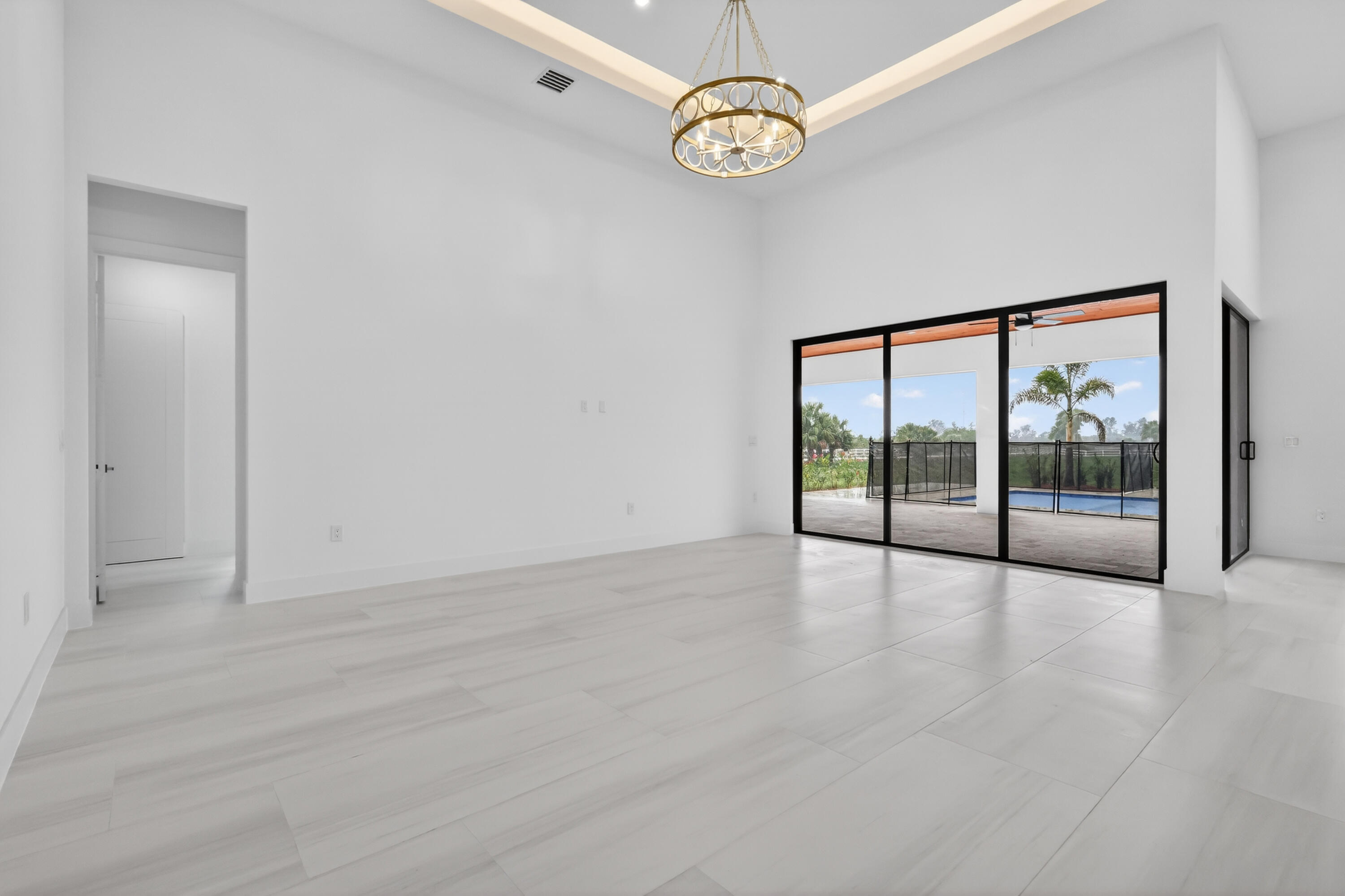 WHITE FENCES EQUESTRIAN ESTATES 1 - Residential